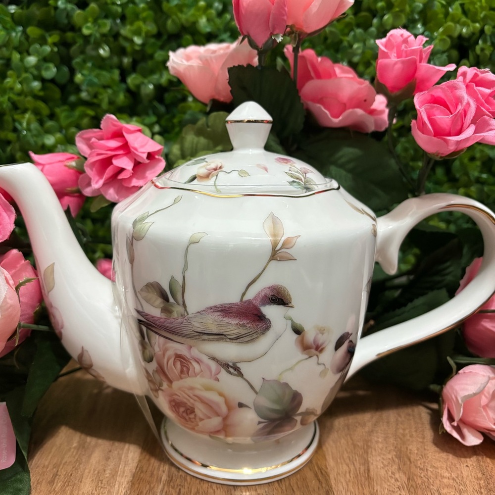 Grace Teaware NWT Floral Bird  fine Porcelain Teapot in Pink and White